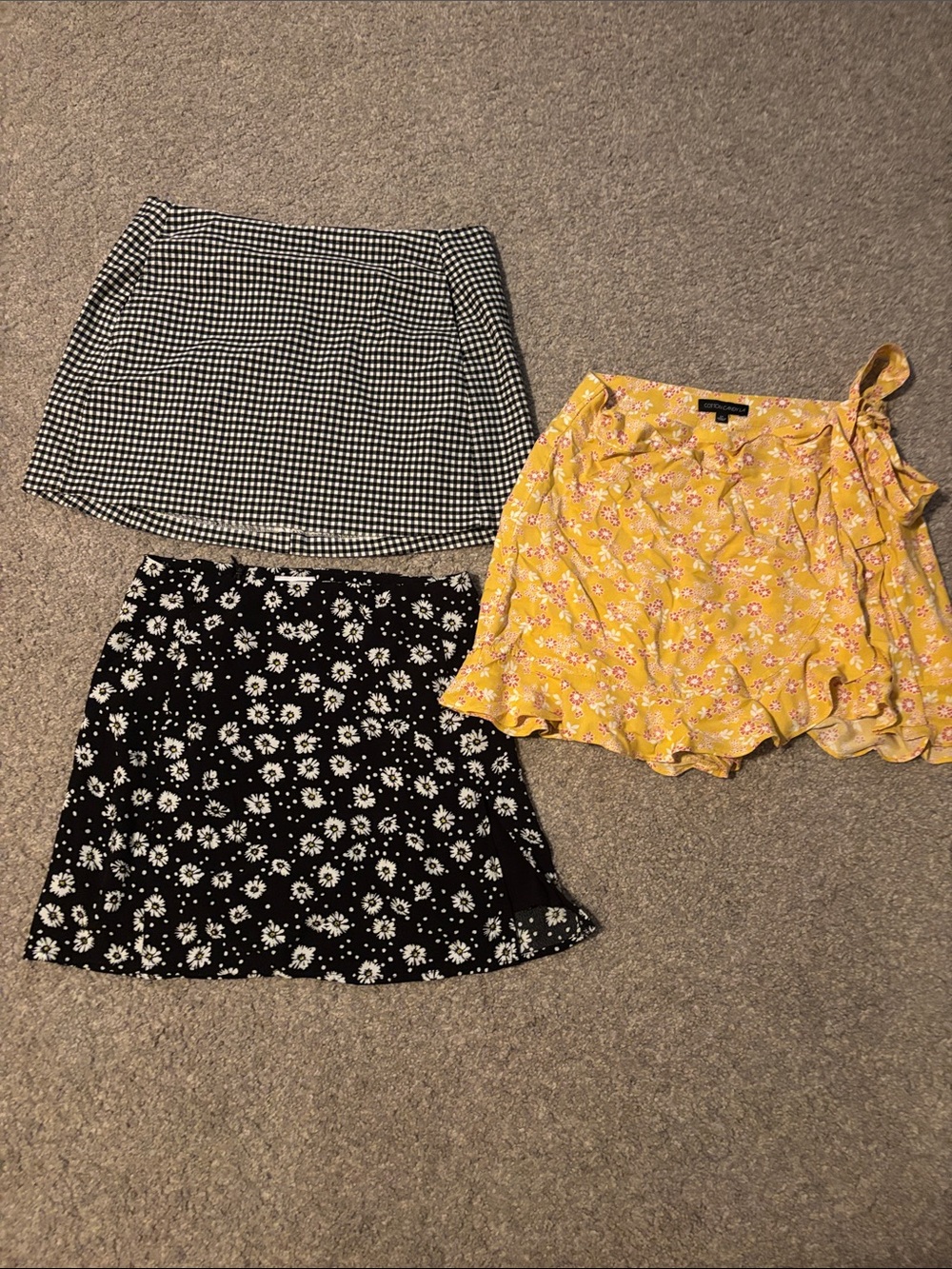Urban Outfitters gingham skirt, Yellow Floral skort, Daisy mini size M juniors.
